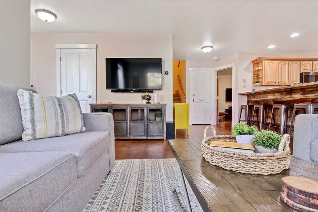 Magical Mccall Retreat Near Golf Course And Lake Exterior photo